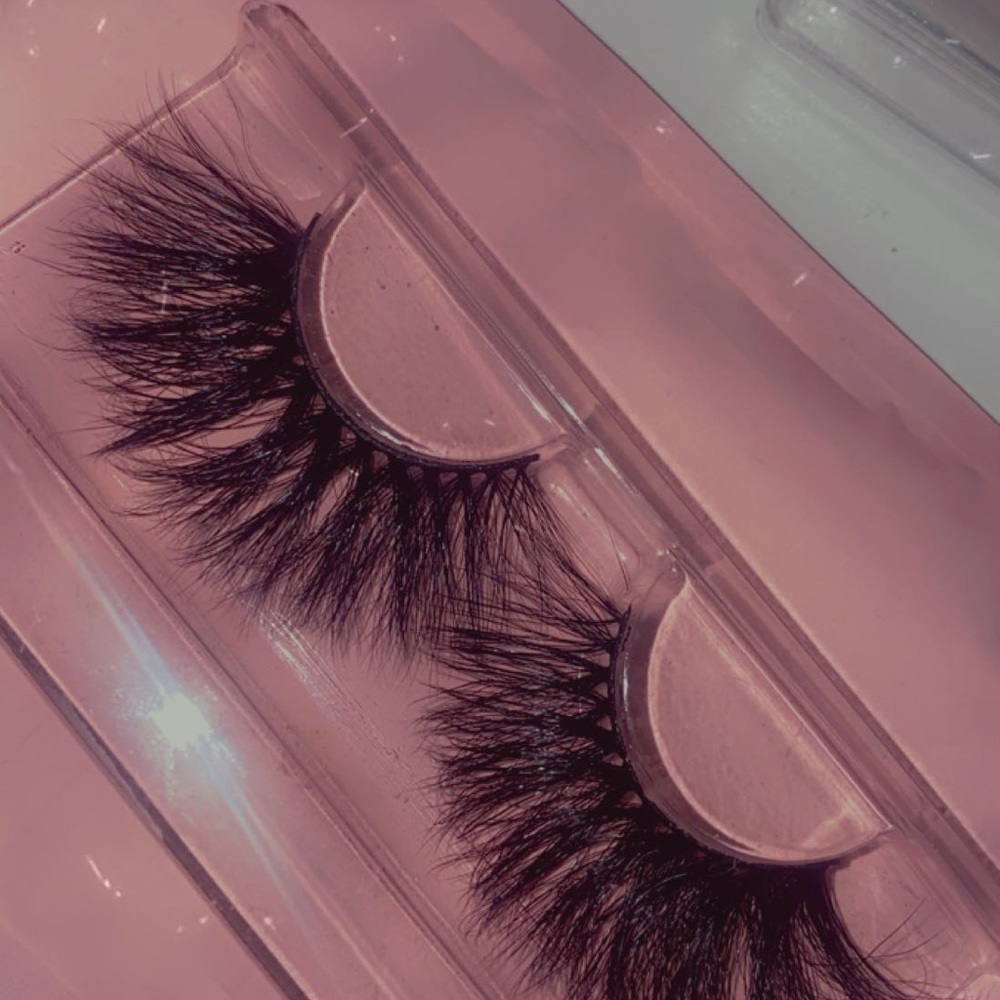 Lash Bundle - Picture 5 of 6